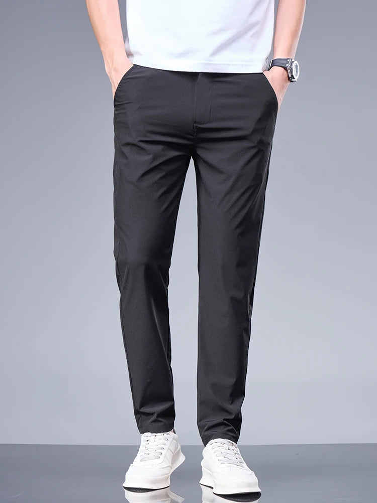 Pantalones transpirables para hombre, estilo casual-elegante con comodidad superior.